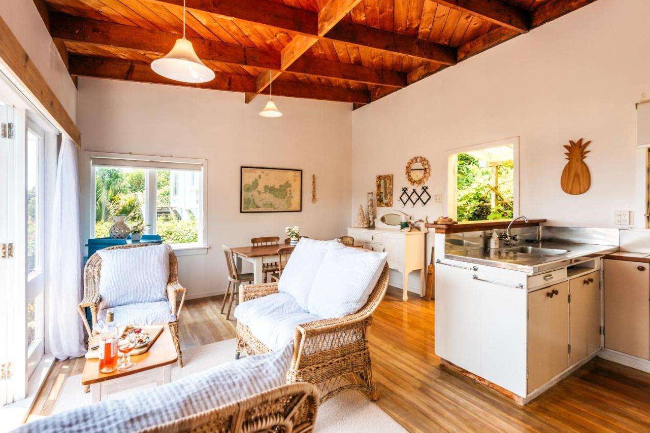 Sunshine Cottage By The Sea - Stay Waiheke Onetangi Екстер'єр фото